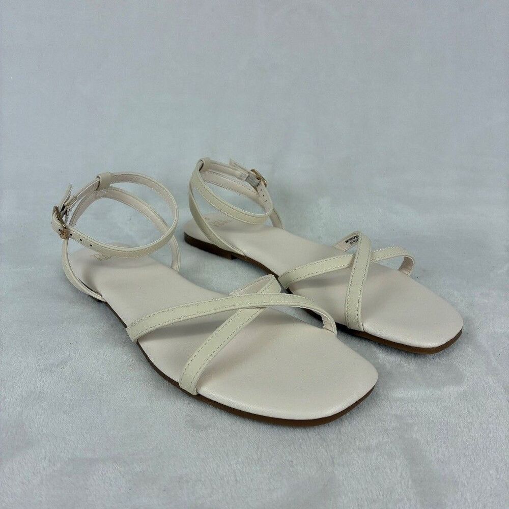 Time and Tru Womens Size 9 Cream Strappy Flat Sandals Ankle Strap Square